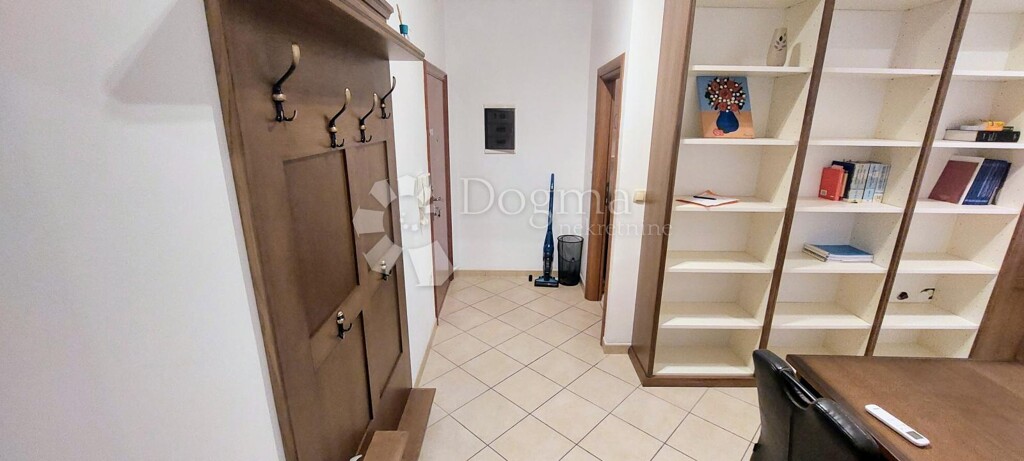 Image 5152989 - 8