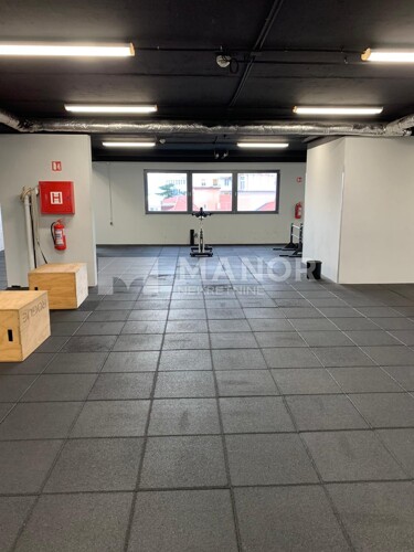 RIJEKA, CENTAR - Poslovni prostor, zgrada s liftom, 380 m2