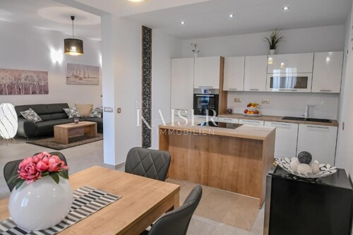 Opatija, Pobri – Villa u nizu s bazenom (srednja)