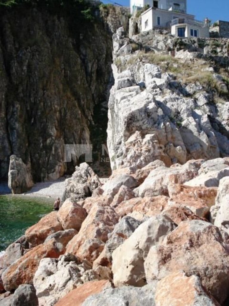 Image 5177216 - 6