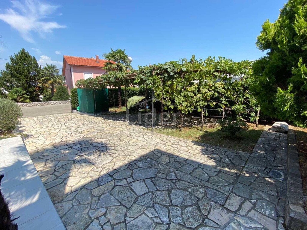 Image 5178858 - 7