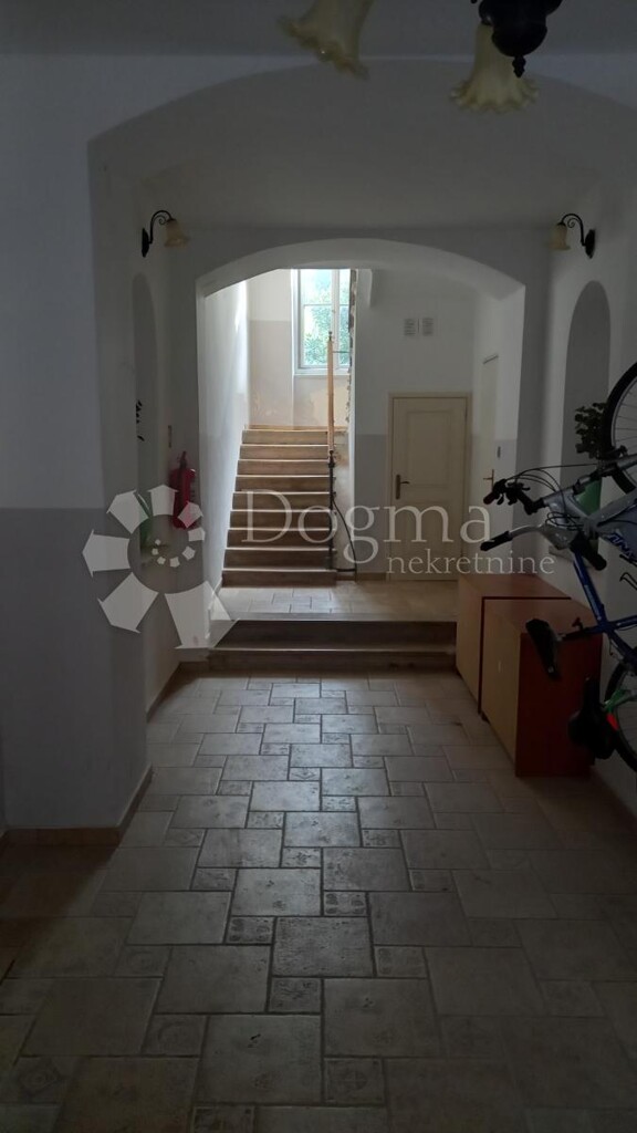 Image 5183689 - 8