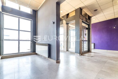 Zagreb, Svetice, dvoetažni poslovni prostor / ulični lokal 150 m2