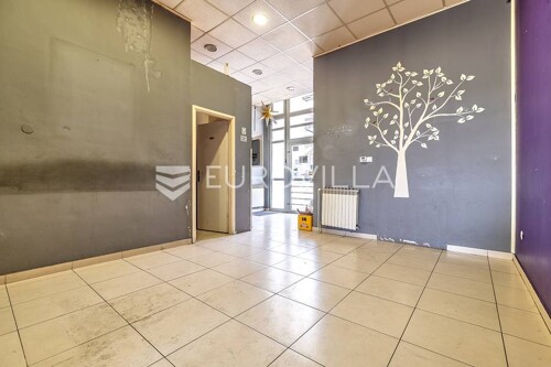 Zagreb, Svetice, dvoetažni poslovni prostor / ulični lokal 150 m2