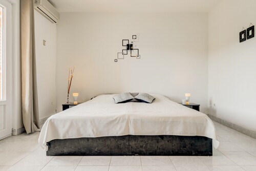 Kuća: Hvar- Vrboska, kuća 200 m2, 100 m od mora, 4 apartmana (prodaja)