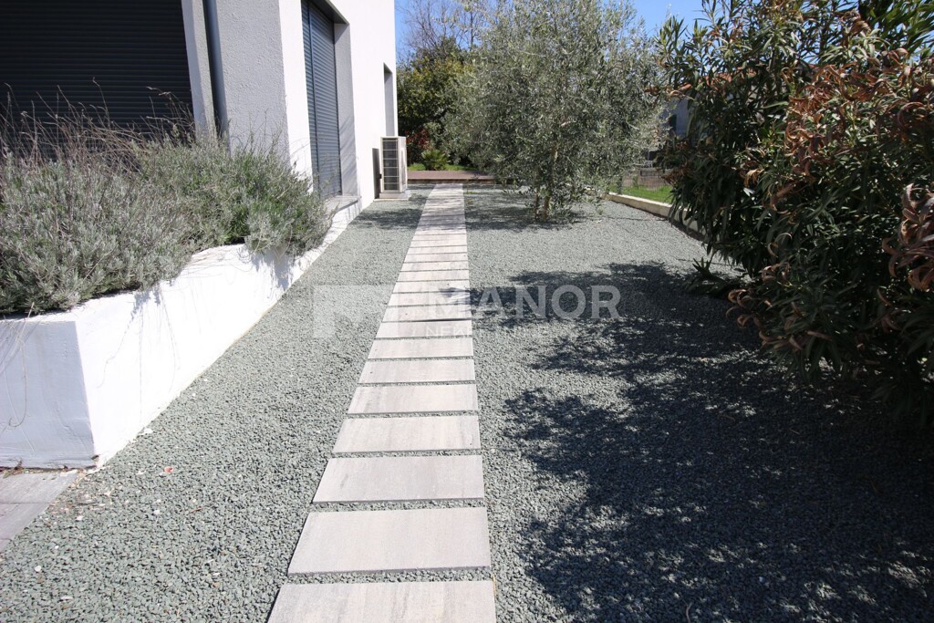 Image 5244869 - 5