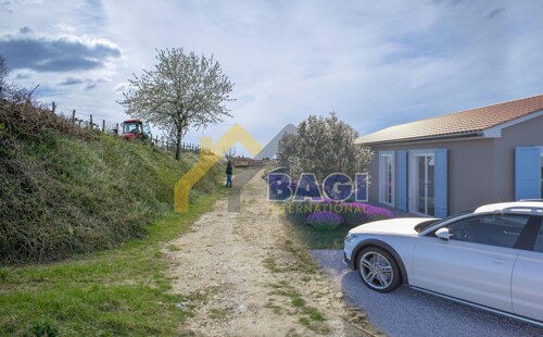 Thumbnail 5247358 - 3