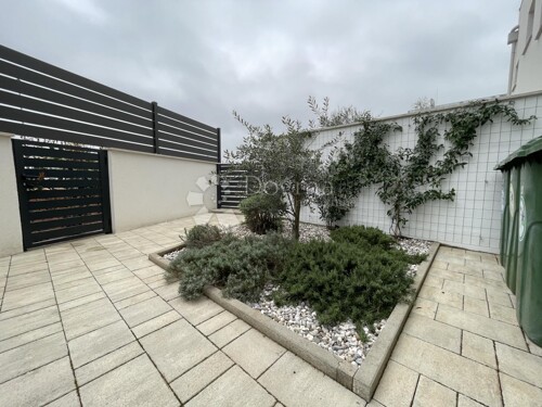 Thumbnail 5249296 - 13