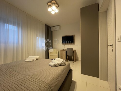 Thumbnail 5249296 - 11