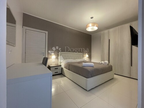 Thumbnail 5249296 - 5