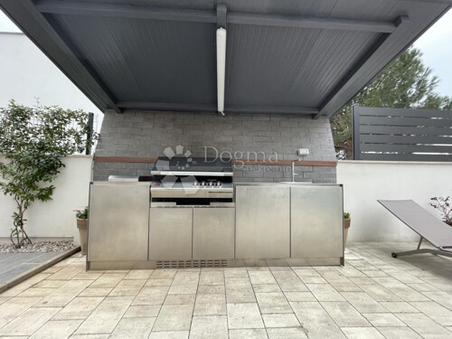 Thumbnail 5249296 - 14