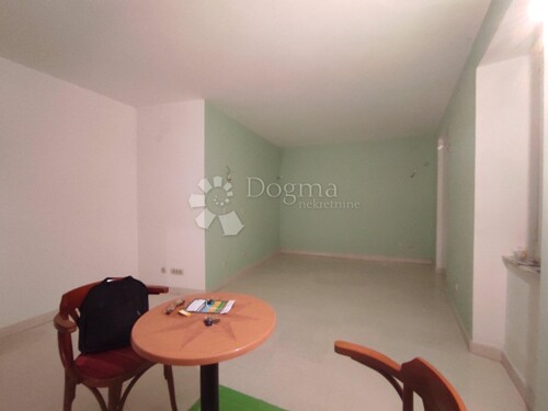 Thumbnail 5249302 - 7