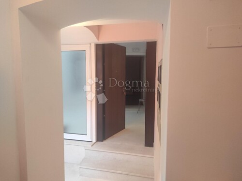 Thumbnail 5249302 - 5