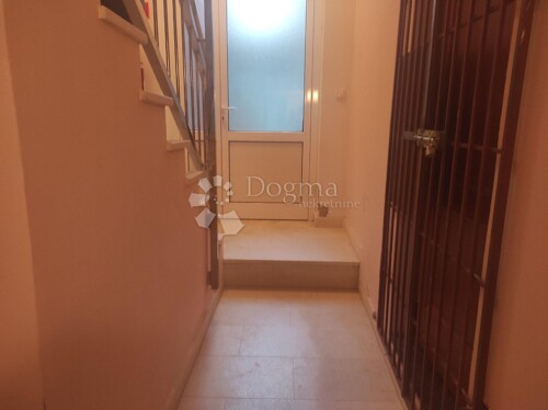 Thumbnail 5249302 - 4