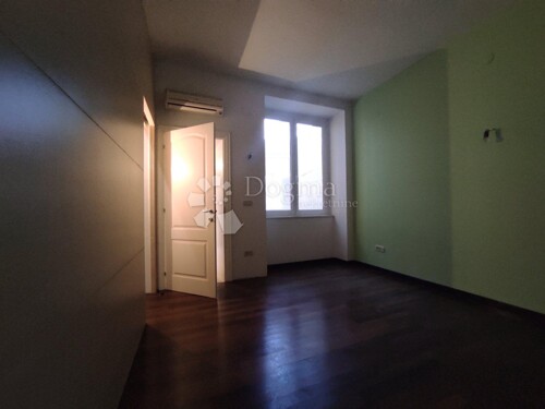 Thumbnail 5249302 - 25