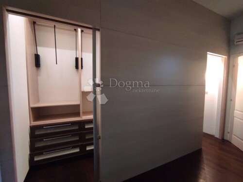 Thumbnail 5249302 - 24