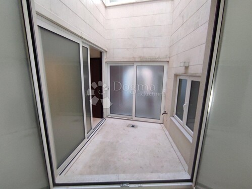 Thumbnail 5249302 - 16