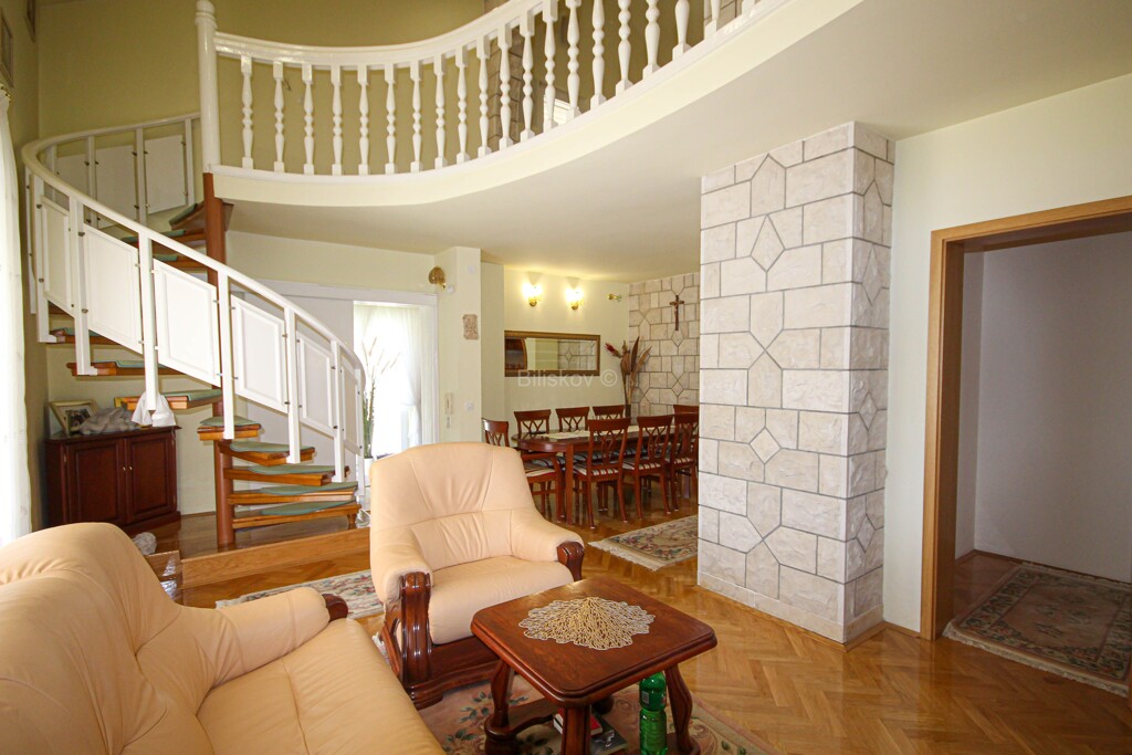 Image 5249393 - 10