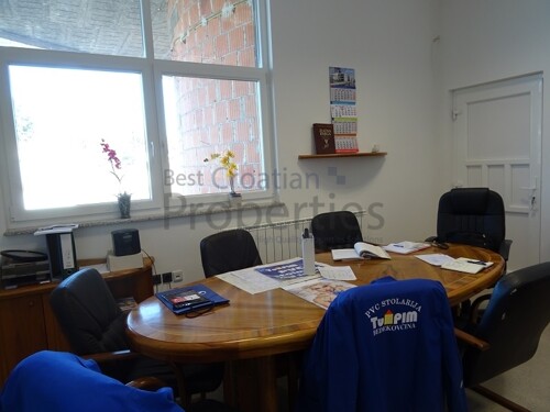 Thumbnail 5253886 - 18