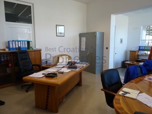 Thumbnail 5253886 - 17