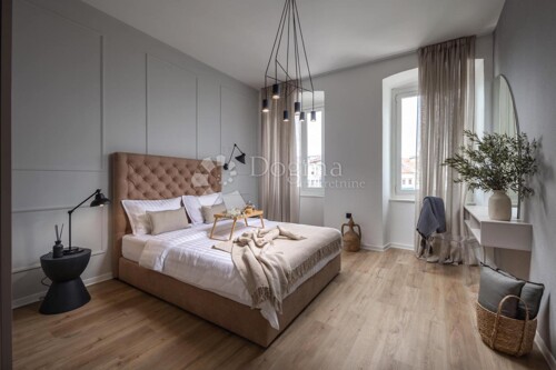 Thumbnail 5257176 - 13