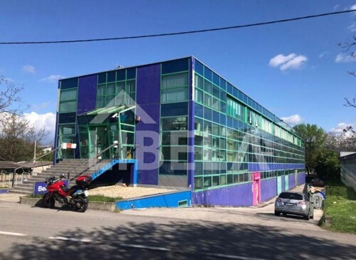 Poslovni prostor (670 m2) sa parkiralištem (700 m2), Savica, 1.200.000 EUR