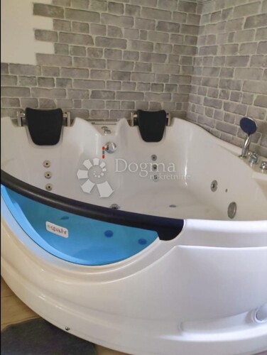 Thumbnail 5267518 - 4