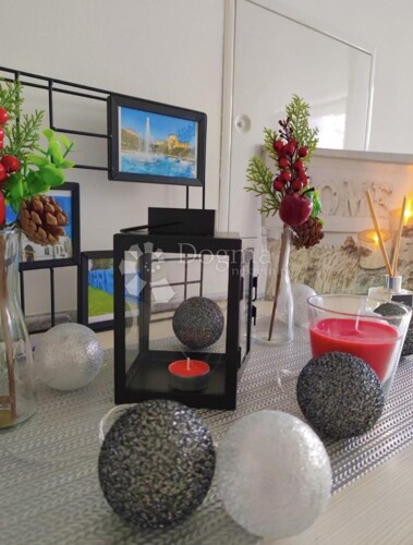 Thumbnail 5267518 - 17