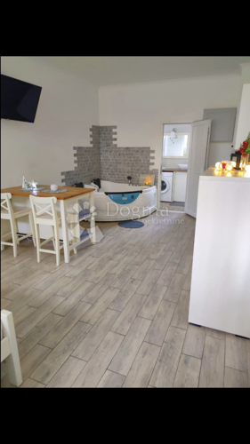 Thumbnail 5267518 - 1