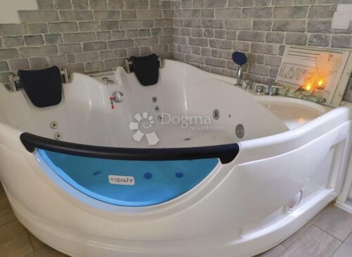 Thumbnail 5267518 - 3