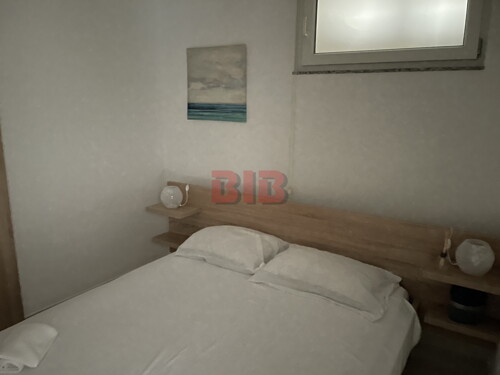 Thumbnail 5268135 - 10