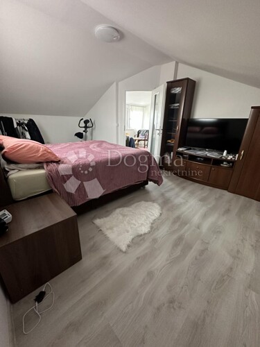 Thumbnail 5268721 - 10