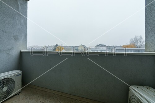 Thumbnail 5270957 - 4