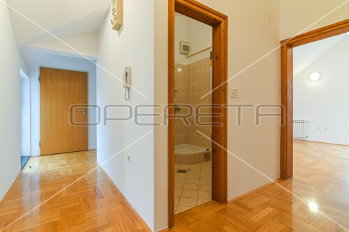 Thumbnail 5270958 - 5