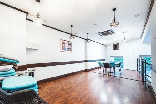 Horvaćanska cesta, Novouređeni ulični lokal s galerijom, 71.70m2
