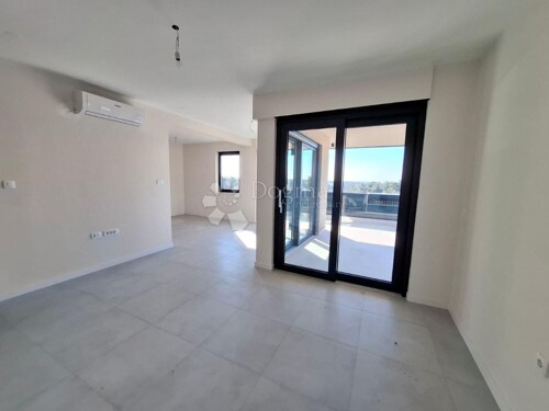 Thumbnail 5281027 - 3