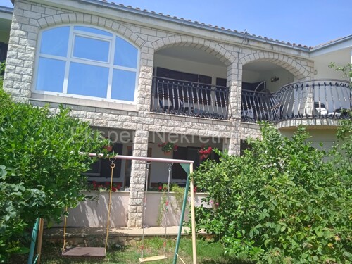 Thumbnail 5281092 - 2