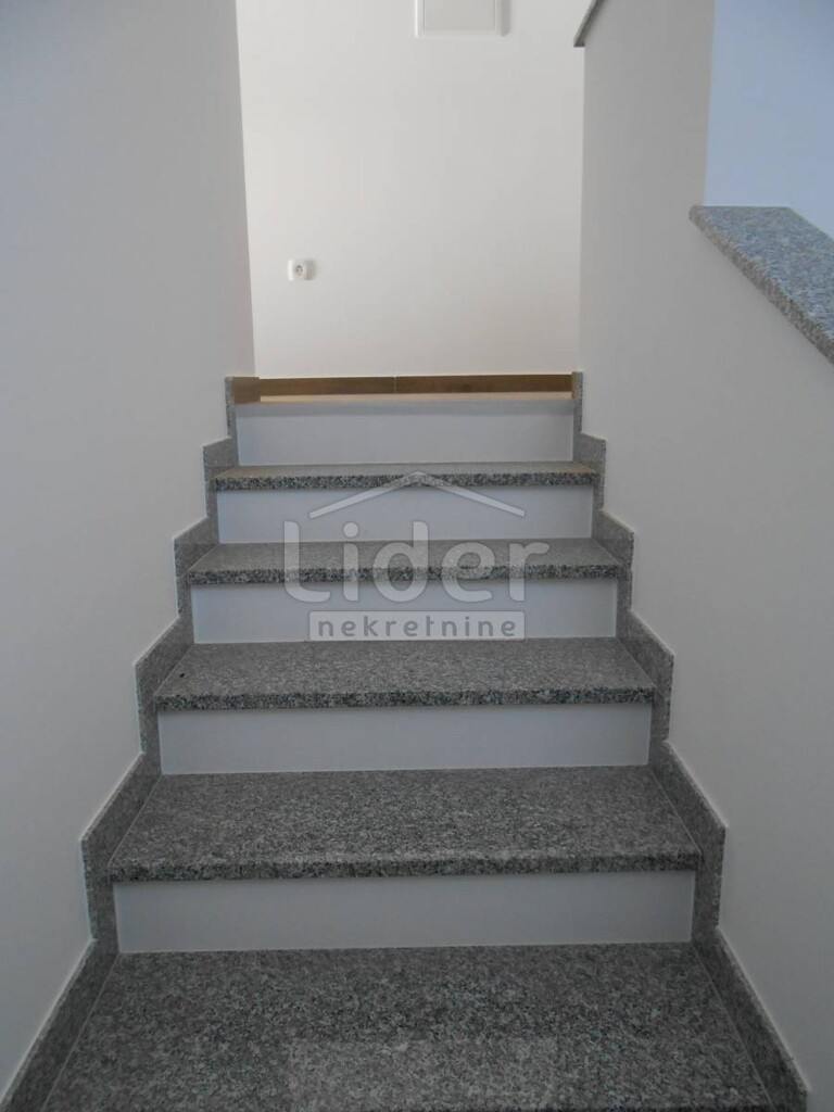 Image 5284244 - 12