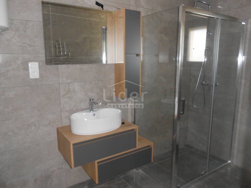Image 5284244 - 8