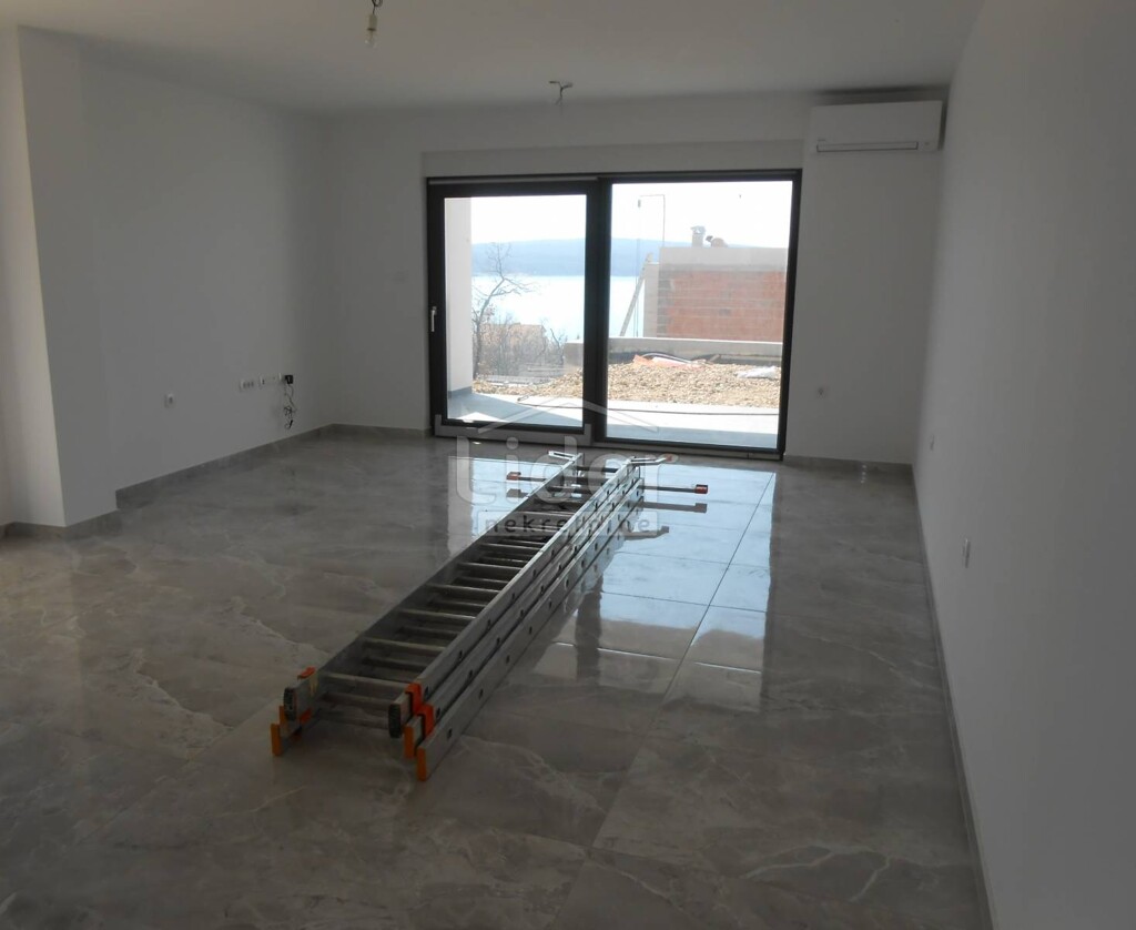 Image 5284245 - 8