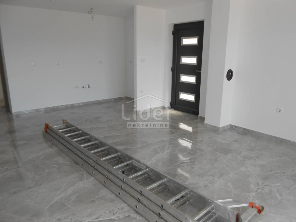Image 5284245 - 7