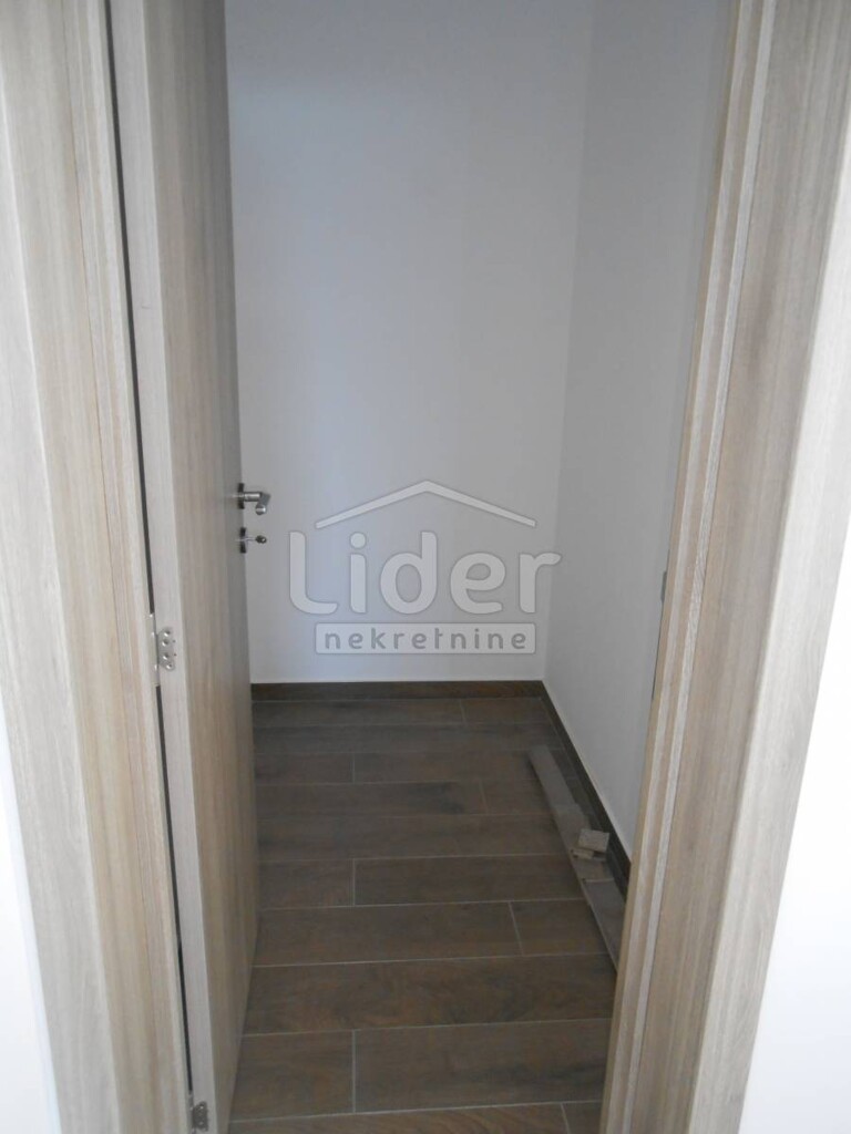 Image 5284245 - 15