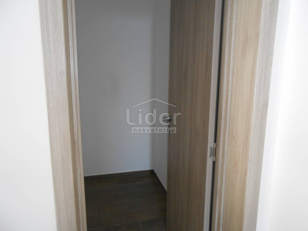 Image 5284246 - 12