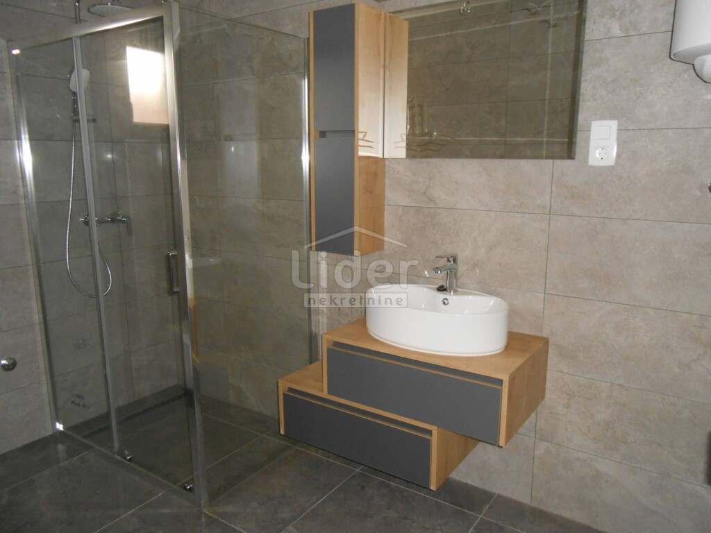 Image 5284246 - 7