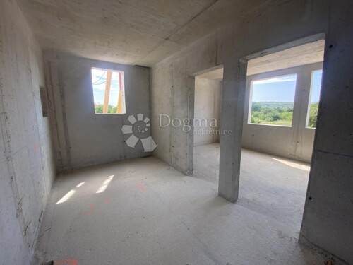 Thumbnail 5289146 - 4