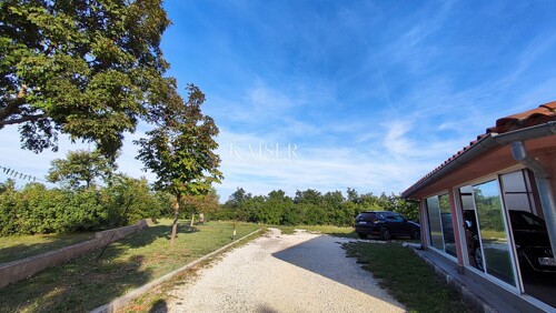 Marčana, okolica - imanje s kućom i građevinskim terenom, 20