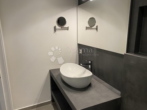 Thumbnail 5292533 - 13