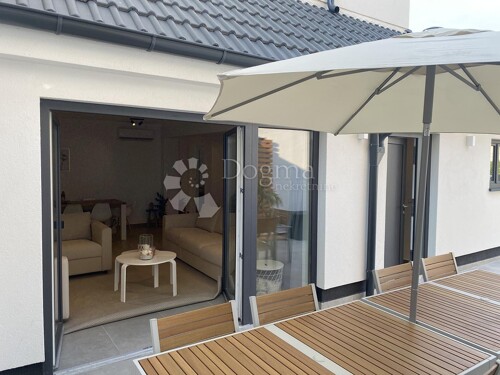 Thumbnail 5292533 - 4