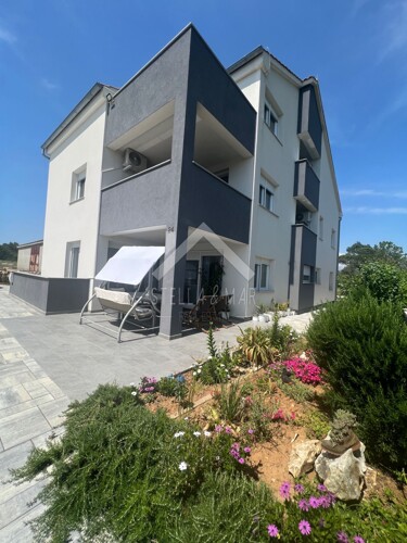 Kuća sa 5 apartmana sa pogledom na more - Vir