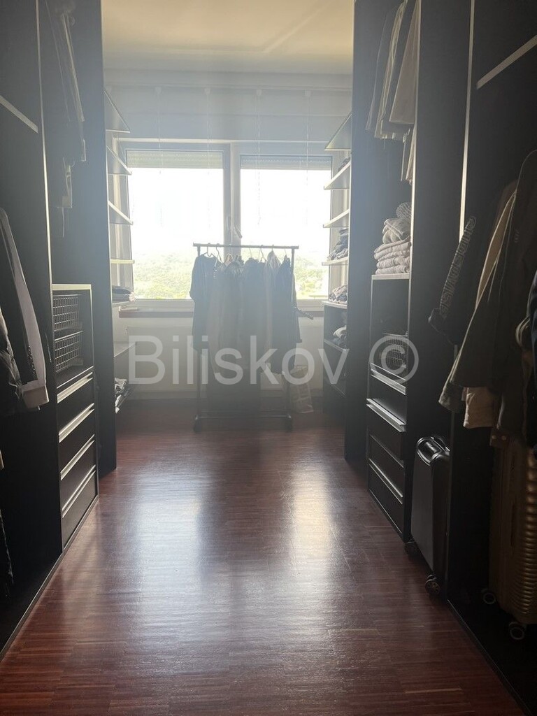 Image 5298737 - 8